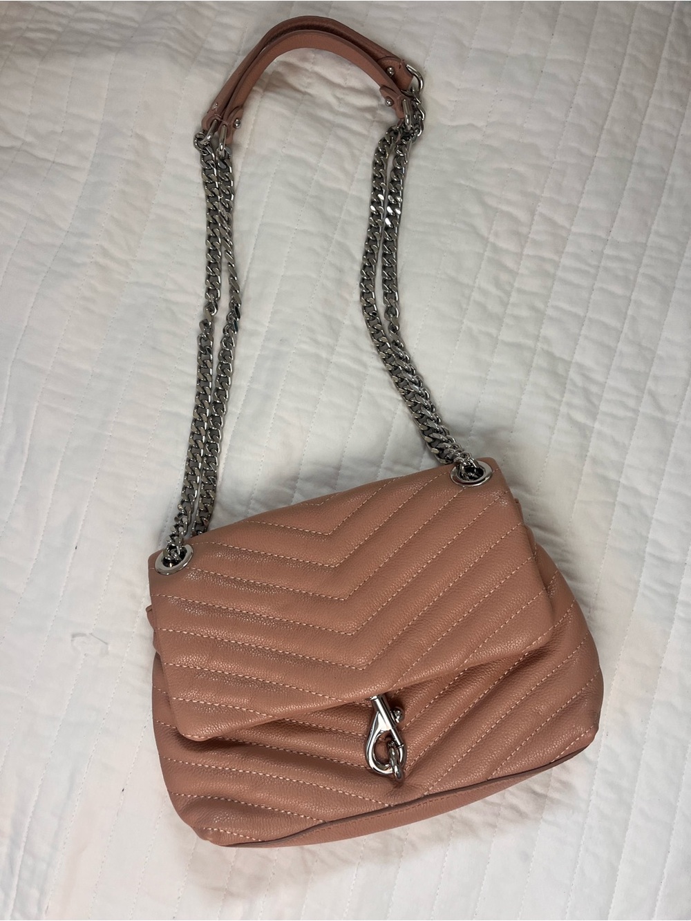 Quilted Chevron Chain Shoulder Bag with chain